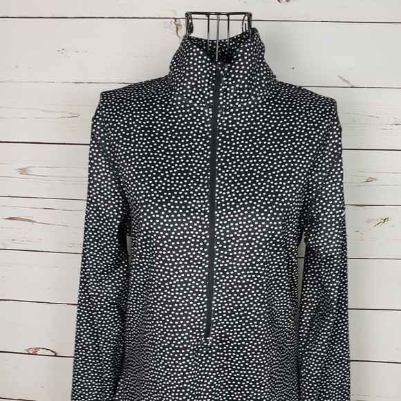 Nike Tops - Nike Pro Dri Fit 1/2 Zip Top w/Thumbhole Sleeve